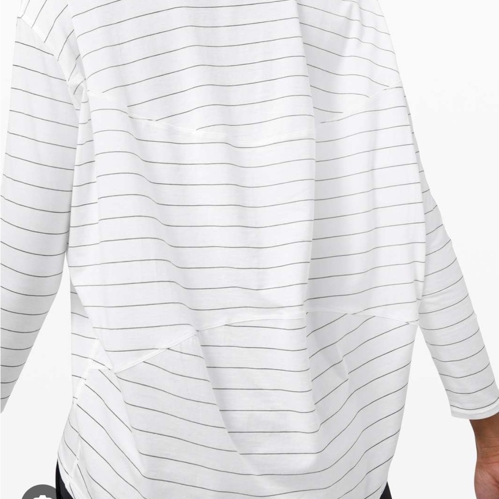 Lululemon Back in Action Women White Stripe Long-Sleeve Crew Neck Top